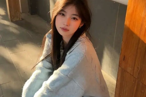 前央视主持曹晴嫁大20岁美国富豪婚后被家暴吃剩饭却不愿离婚
